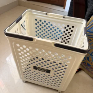 Foldable laundry basket with wheels